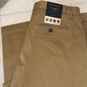 NWT Men’s Banana Republic Aiden Rapid movement Chino slim fit 36x34